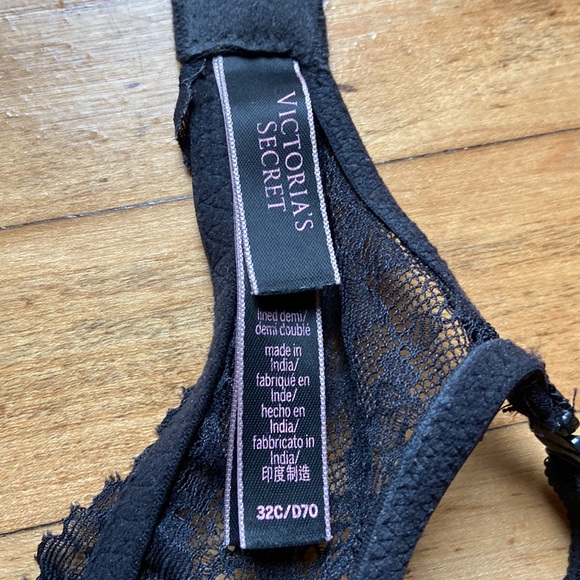 Victoria’s Secret Lined Demi Bra, 32C - Picture 3 of 6